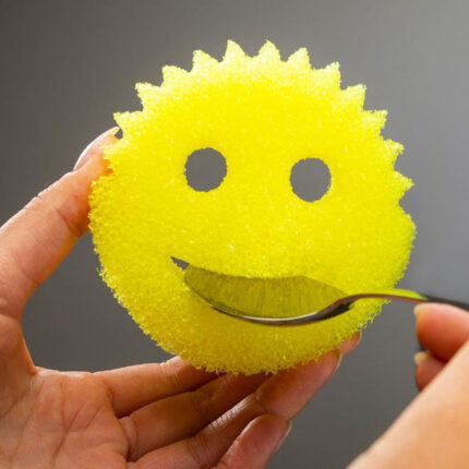 curatare linguri cu scrub daddy